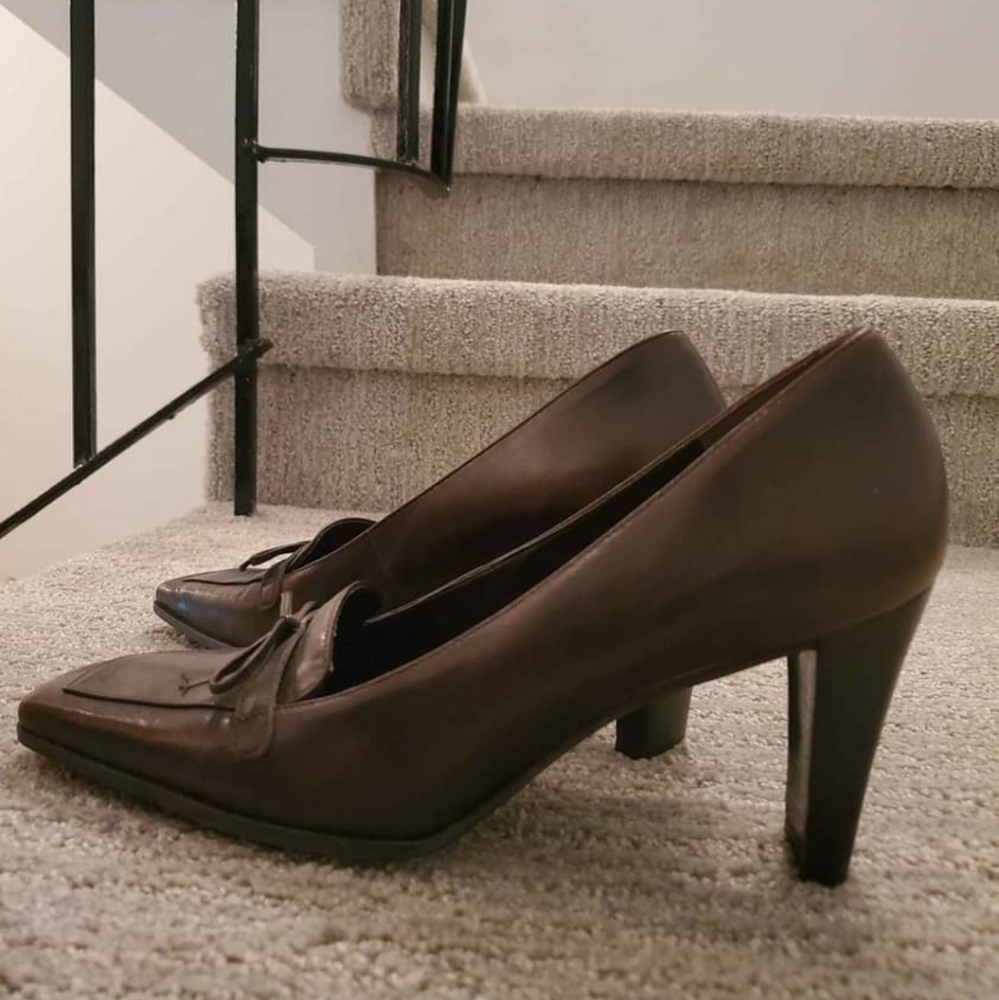 Brown vintage heels
